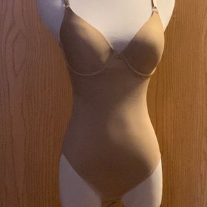 Women’s Bodysuit Shape wear with underwire bra